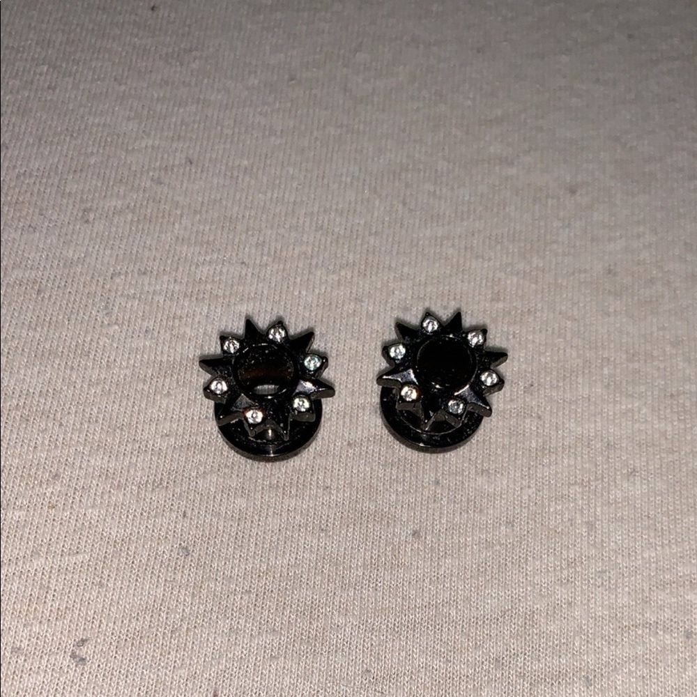 Gauges size 00.   5 Different ones!